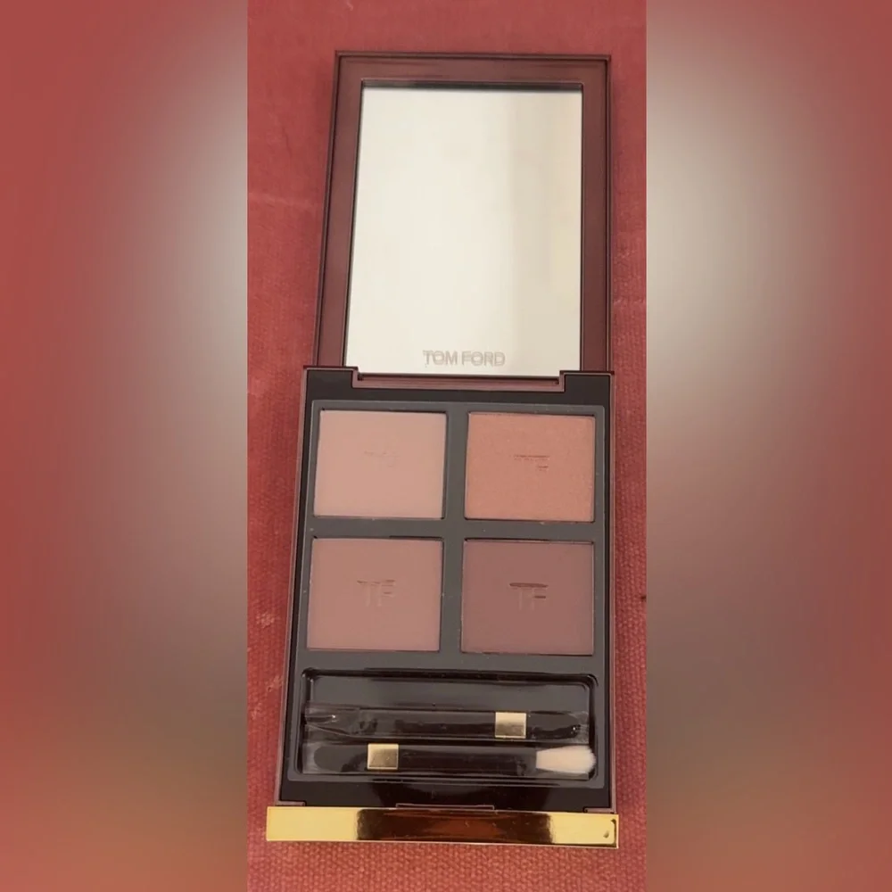 TOM FORD Eye Color Quad Eyeshadow 4 Colors Palette 31 Sous Le Sable NEW $95 - Picture 5 of 5